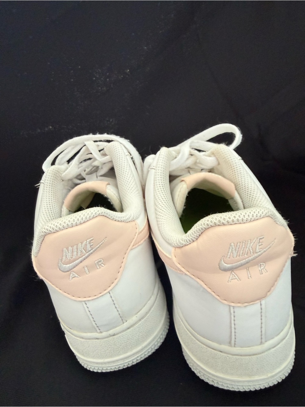 Nike Women’s White Sneakers with Pink Swoosh - Picture 2 of 6